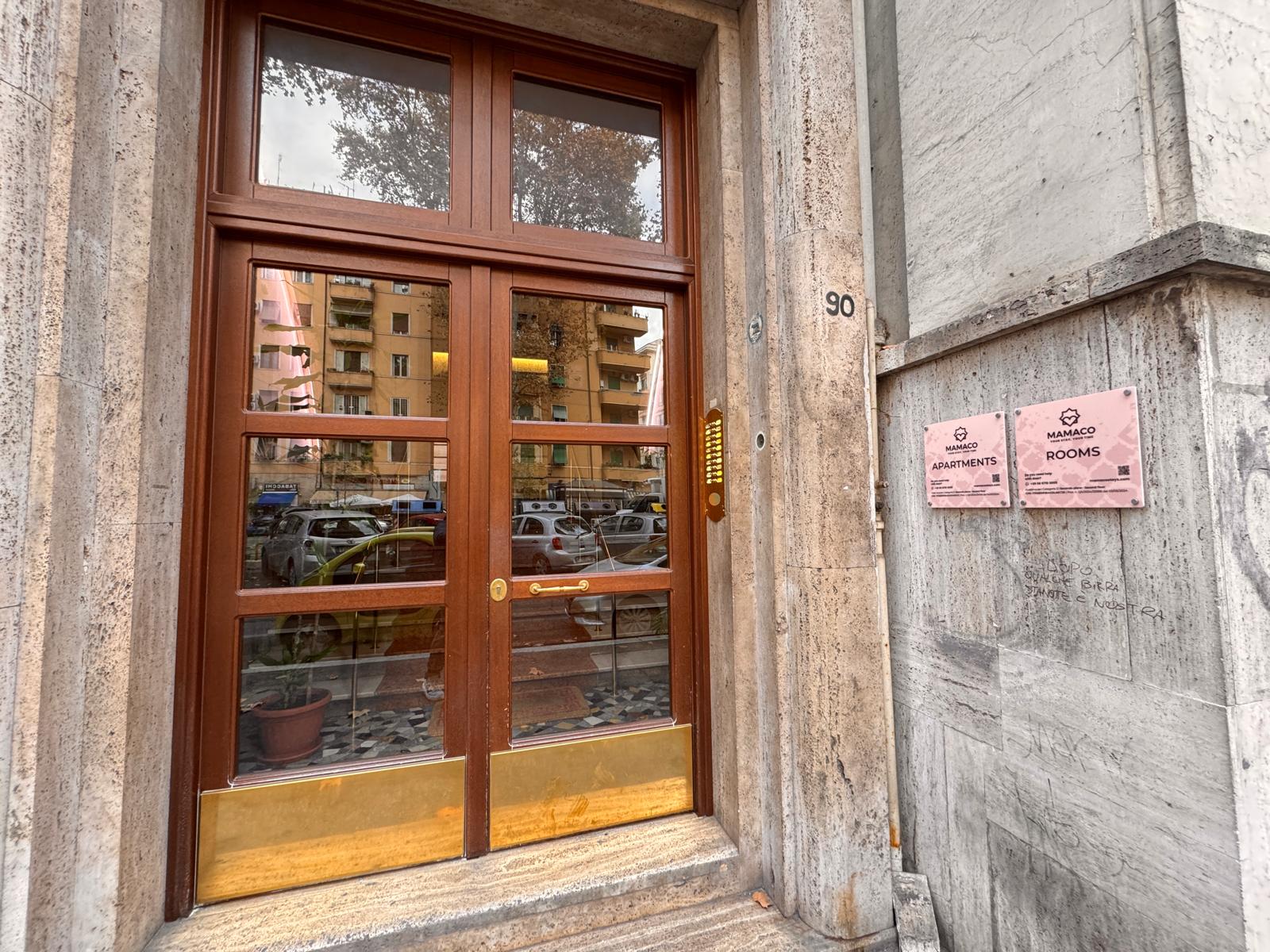 Ingresso palazzo Mamaco