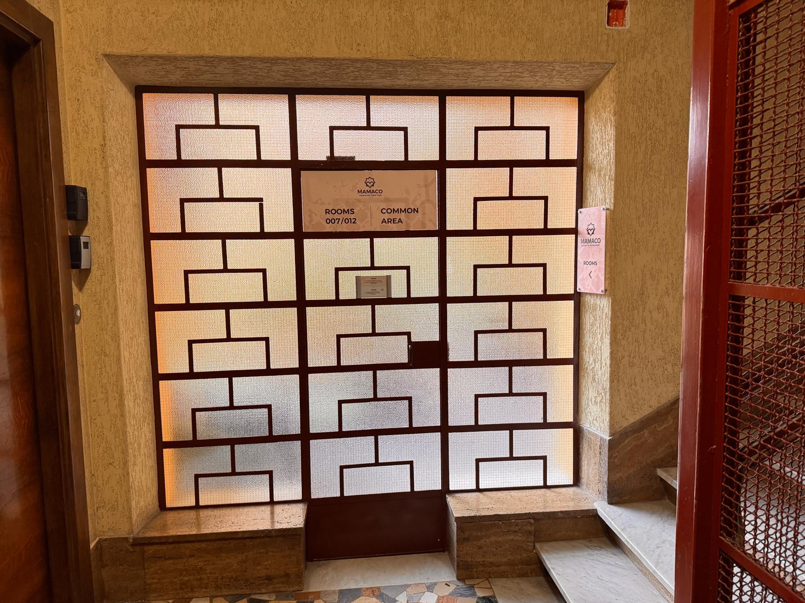 Ingresso principale Mamaco area camere