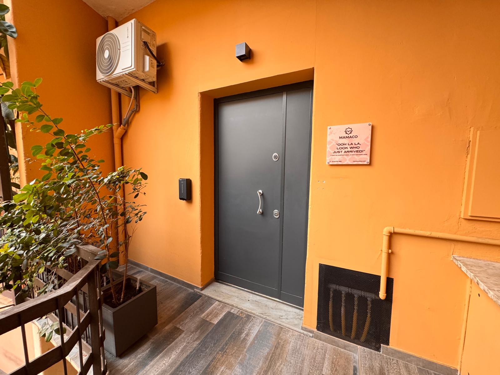 Ingresso interno camere 007–012
